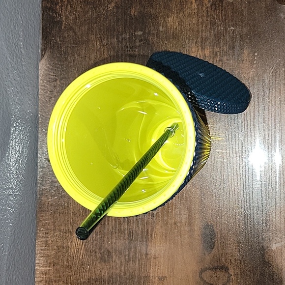 Ombre Venti Starbucks cup.45 - Picture 4 of 4